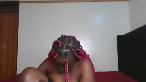 Snapshot of tatiana1_ chatting on February 2, 2026, 7:23 pm Tatiana online show from February 2, 2026, 7:23 pm