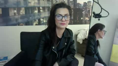 Snapshot of tatiana_4u chatting on February 5, 2026, 7:24 am Apple Jucy online show from February 5, 2026, 7:24 am