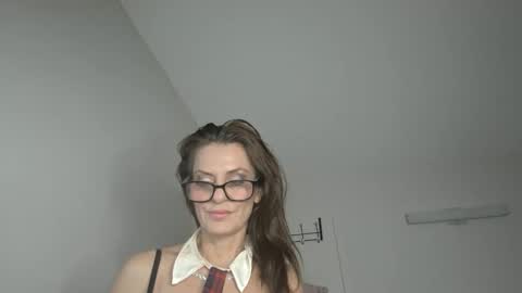 Snapshot of tatiana_4u chatting on February 22, 2026, 6:02 am Apple Jucy online show from February 22, 2026, 6:02 am