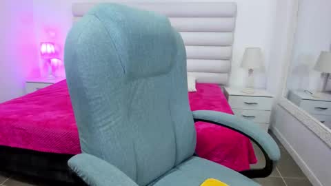 tatiana_arboleda online show from September 17, 2025, 3:14 pm