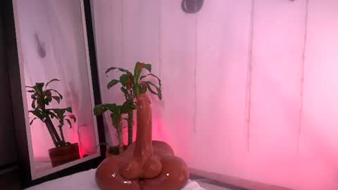 Snapshot of tatiana_monroe chatting on July 22, 2026, 2:42 pm Hey Im Tatiana online show from July 22, 2026, 2:42 pm