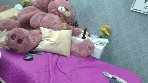 Snapshot of tatiana_w_ chatting on December 7, 2024, 7:21 pm Tati online show from December 7, 2024, 7:21 pm