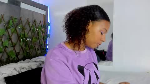 tatianasquirthot online show from April 3, 2026, 7:01 pm