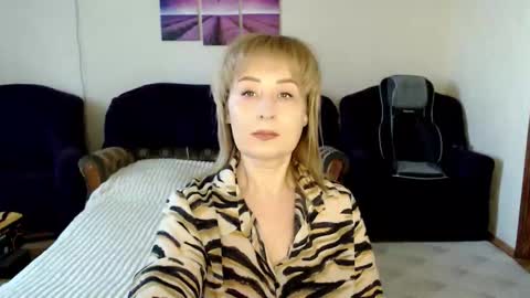 Snapshot of tattease chatting on May 5, 2026, 12:57 pm Tattease online show from May 5, 2026, 12:57 pm