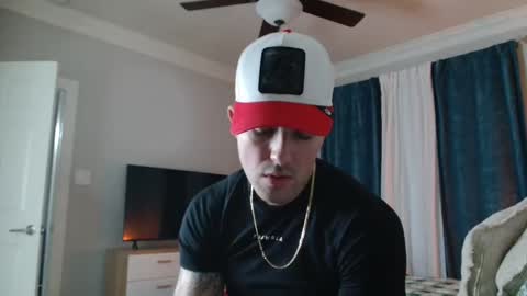 Snapshot of tattedlatino1 chatting on December 18, 2024, 1:59 am tattedlatino1 online show from December 18, 2024, 1:59 am