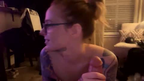 Snapshot of tattedsubmissive chatting on December 5, 2025, 2:42 am TattedSubmissive online show from December 5, 2025, 2:42 am