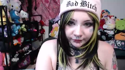 Snapshot of tattedthickandpretty chatting on June 16, 2026, 12:24 am TattedThickandPretty online show from June 16, 2026, 12:24 am