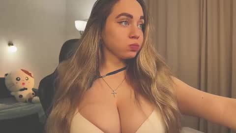 Snapshot of tatti_1 chatting on February 14, 2025, 4:15 am Tata online show from February 14, 2025, 4:15 am