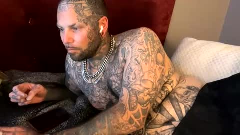 Snapshot of tattoo23inky chatting on May 24, 2026, 7:57 am inky online show from May 24, 2026, 7:57 am
