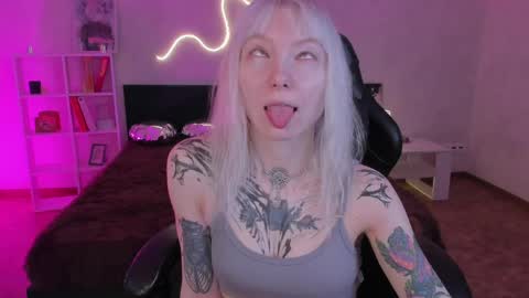 Snapshot of tattoo_artbaby chatting on April 22, 2026, 12:46 am tattoo_artbaby online show from April 22, 2026, 12:46 am