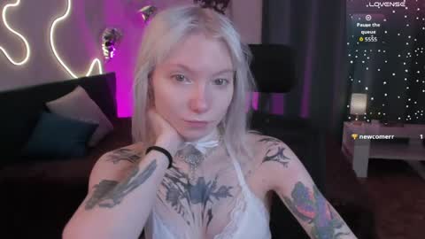 Snapshot of tattoo_artbaby chatting on April 24, 2026, 12:57 am tattoo_artbaby online show from April 24, 2026, 12:57 am