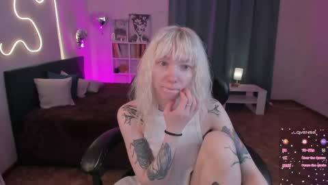 Snapshot of tattoo_artbaby chatting on May 10, 2026, 7:24 am tattoo_artbaby online show from May 10, 2026, 7:24 am