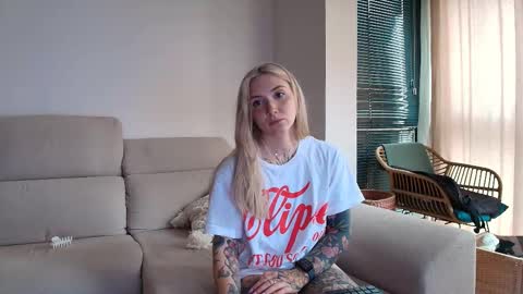 tattoobbgirl online show from February 6, 2026, 1:47 pm