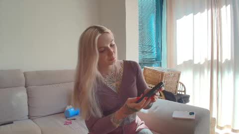 Snapshot of tattoobbgirl chatting on May 5, 2026, 3:42 pm tattoobbgirl online show from May 5, 2026, 3:42 pm