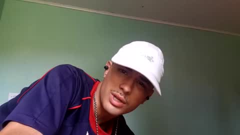 Snapshot of taulerfox chatting on December 2, 2025, 4:46 pm Caito online show from December 2, 2025, 4:46 pm