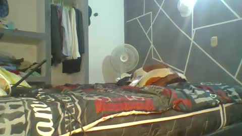 Snapshot of tauron420 chatting on December 10, 2024, 12:28 am tauron420 online show from December 10, 2024, 12:28 am