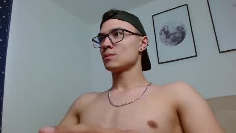 Snapshot of taurus4k chatting on December 19, 2024, 9:17 pm taurus4k online show from December 19, 2024, 9:17 pm