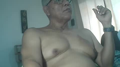 Snapshot of tavo58 chatting on January 4, 2025, 12:38 pm alvarito online show from January 4, 2025, 12:38 pm