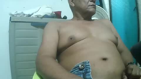 Snapshot of tavo58 chatting on January 16, 2025, 11:27 pm alvarito online show from January 16, 2025, 11:27 pm
