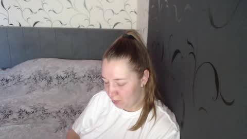 Snapshot of taxxxu chatting on June 10, 2026, 6:34 am Diana online show from June 10, 2026, 6:34 am