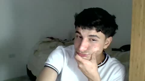 Snapshot of taylor1520 chatting on November 16, 2025, 3:45 am taylor1520 online show from November 16, 2025, 3:45 am