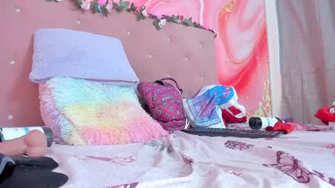 Sarah  online show from February 3, 2025, 10:00 pm