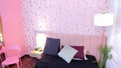 Taylor Bennet online show from March 15, 2026, 12:00 pm