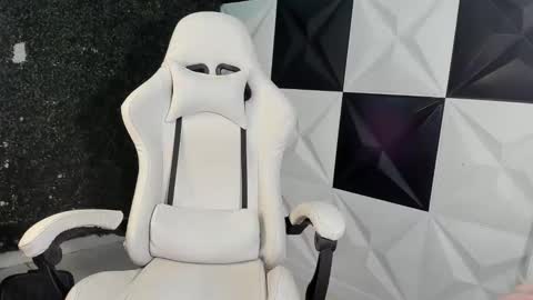 Snapshot of taylor_bigdick18 chatting on February 25, 2026, 6:56 am Taylor online show from February 25, 2026, 6:56 am