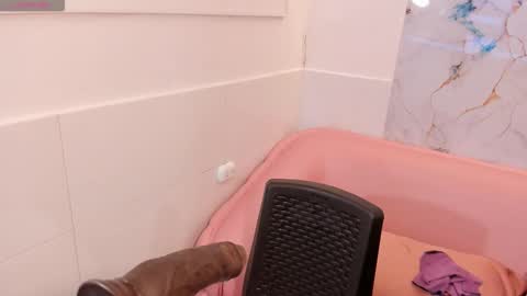 taylor_cupper_ online show from February 20, 2026, 4:20 am