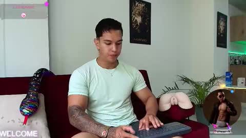 Snapshot of taylor_johnn chatting on September 26, 2025, 4:44 pm Penagos zz    online show from September 26, 2025, 4:44 pm