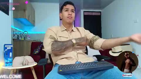 Snapshot of taylor_johnn chatting on October 5, 2025, 1:31 pm Penagos zz    online show from October 5, 2025, 1:31 pm