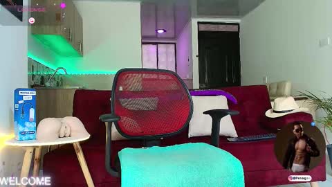 Snapshot of taylor_johnn chatting on October 7, 2025, 3:20 pm Penagos zz    online show from October 7, 2025, 3:20 pm