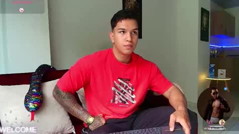 Snapshot of taylor_johnn chatting on October 17, 2025, 3:14 pm Penagos zz    online show from October 17, 2025, 3:14 pm