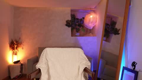 taylormichell online show from November 16, 2025, 2:11 pm