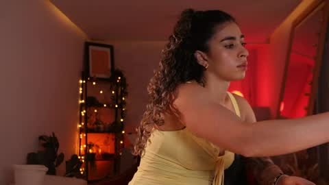 taylormichell online show from April 7, 2026, 7:14 pm