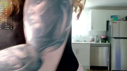 Snapshot of taylortait chatting on June 4, 2026, 5:41 pm Taylor Tait online show from June 4, 2026, 5:41 pm