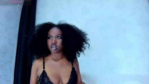 Tayra online show from May 18, 2026, 9:09 pm