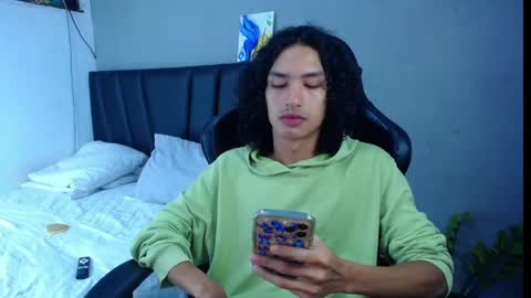 Tayron online show from April 23, 2026, 12:26 pm