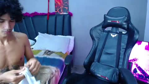 Snapshot of tayronx33 chatting on May 28, 2026, 1:30 pm Tayron online show from May 28, 2026, 1:30 pm