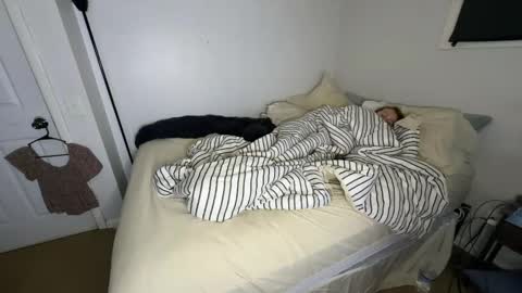 Snapshot of tayztackz chatting on February 15, 2026, 8:02 am TayKyle online show from February 15, 2026, 8:02 am