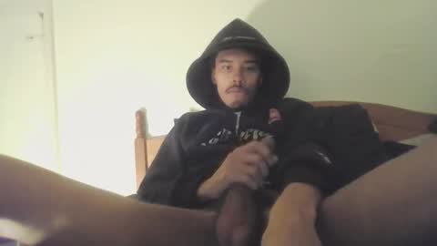 Snapshot of tdr1998 chatting on February 8, 2026, 8:01 pm tdr1998 online show from February 8, 2026, 8:01 pm