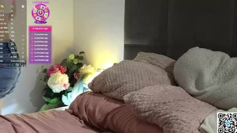 Em online show from November 29, 2025, 7:50 pm