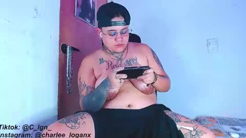 Charlee He online show from February 13, 2025, 4:22 am