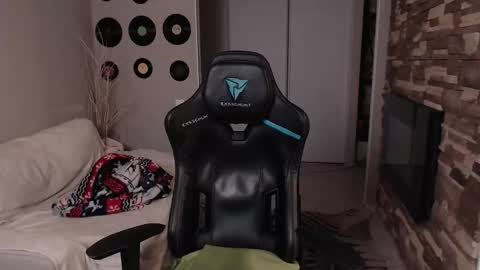 Teddy online show from March 21, 2026, 4:17 am