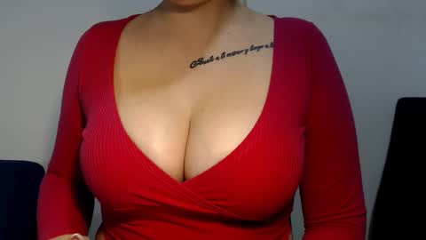 Teeyara  online show from October 10, 2025, 7:51 am