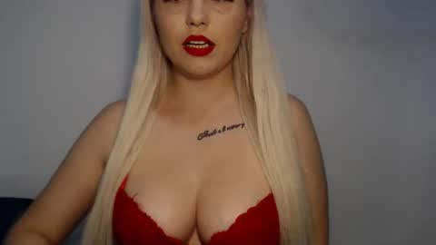 Teeyara  online show from November 9, 2025, 2:37 pm