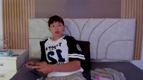 Estefani online show from April 4, 2026, 4:26 pm