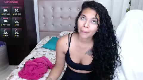 Tefy Cardona online show from December 23, 2024, 3:01 pm