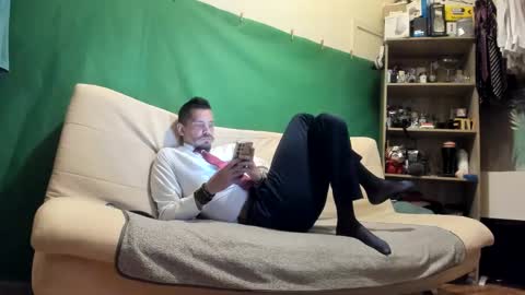 Virg Lszl online show from May 12, 2026, 6:38 pm