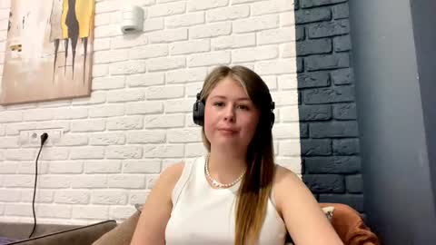 Snapshot of templeholberg chatting on March 13, 2026, 9:05 am Lana online show from March 13, 2026, 9:05 am